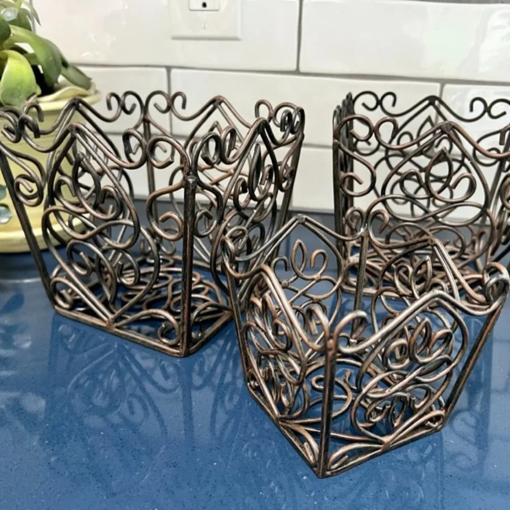 Retired SLAH Rosedale Plant Holder / Fruit Basket (1 small)